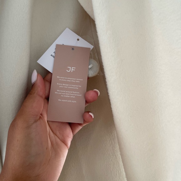 All white jacket - Picture 5 of 7